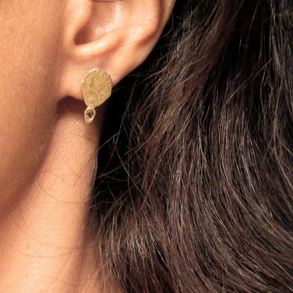 Gold diamonds earrings. - Picture 10 of 10